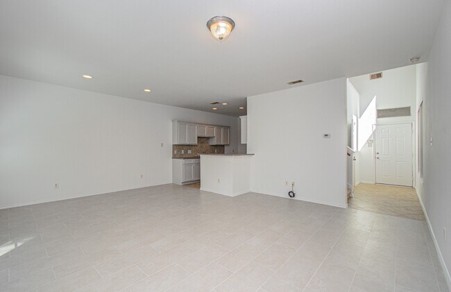 Building Photo - 743 Hallsleigh Ln