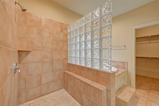 Building Photo - 3450 Pebble Beach Blvd