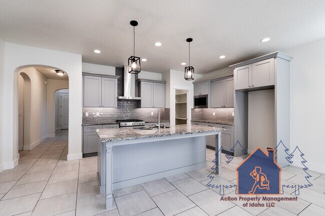 Building Photo - 2539 Bottle Brush Ave