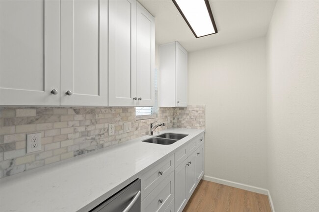 Building Photo - 6327 Illinois St