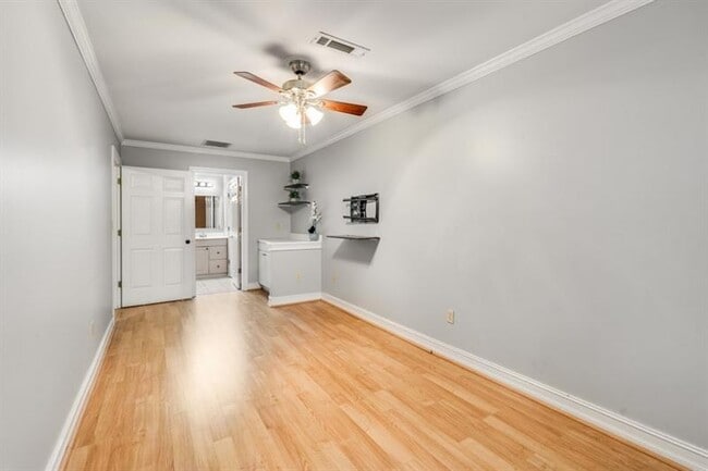 Building Photo - 331 Carpenter Dr NE