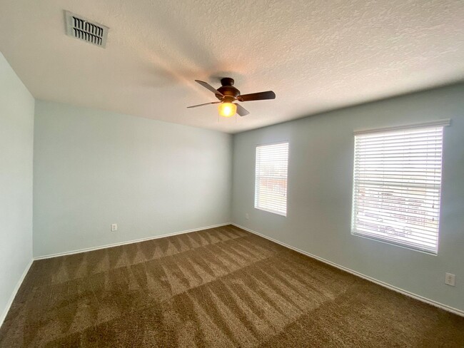 Building Photo - $300 OFF 1ST MONTH RENT IF YOU MOVE IN WIT...