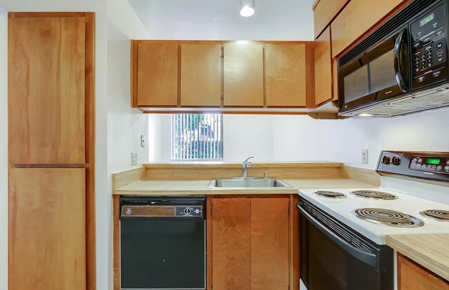 Building Photo - 1158 Honey Trl