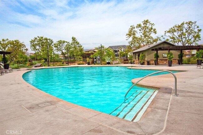 Building Photo - 154 Pavilion Park