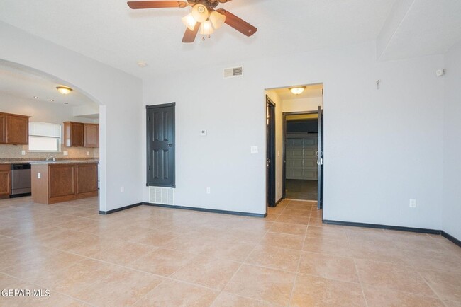 Building Photo - 3274 Maple Point Dr
