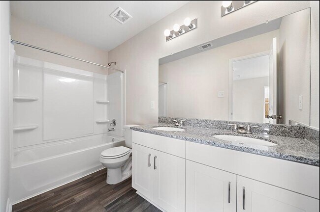 Building Photo - 149 Ivy St