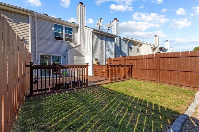 Building Photo - Charming and updated Virginia Beach townho...