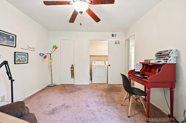 Building Photo - 6814 S Toledo Ave