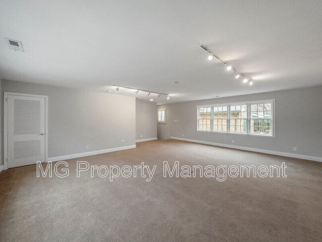 Building Photo - 4023 Arbor Way