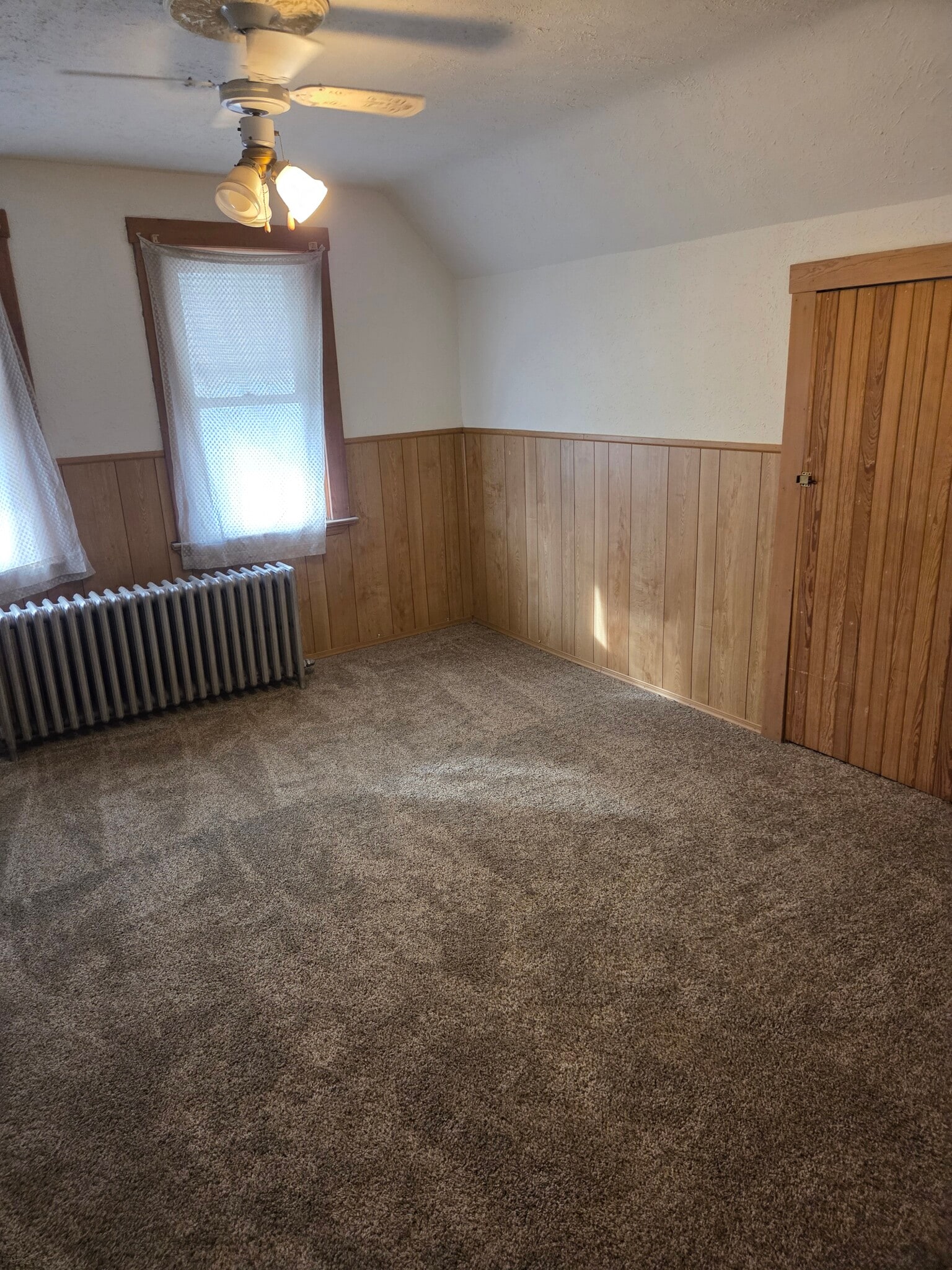 Building Photo - 3285 W 61st St