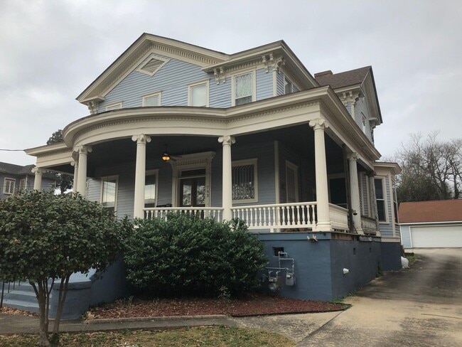 Building Photo - 743 Orange St