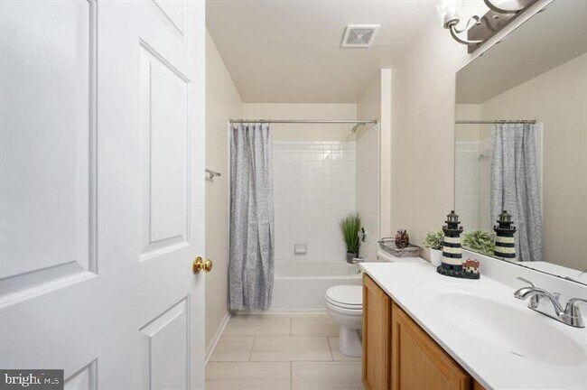 Building Photo - 6 Riggs Rd