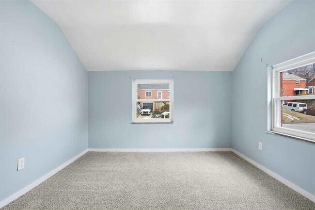 Building Photo - 1219 Circle Dr