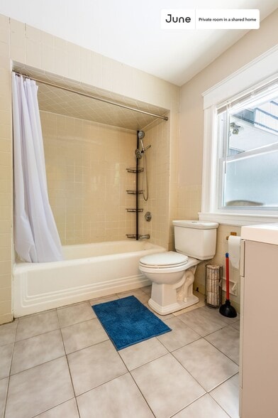 Building Photo - Room in Shared 9 bed/2 bath home in Brighton