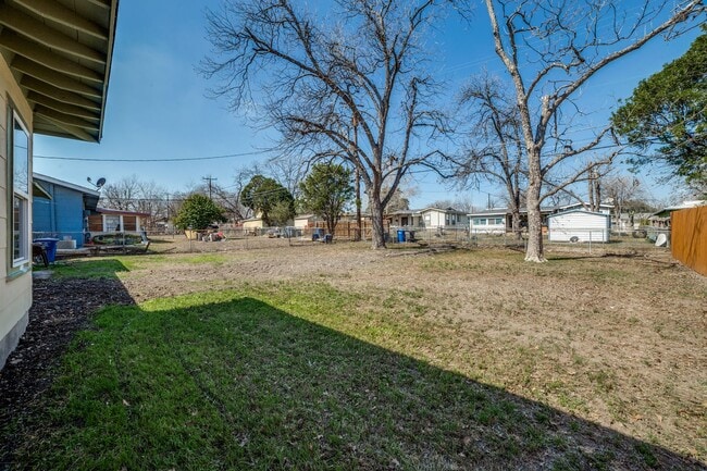 Building Photo - CHARMING MID-CENTURY HOME IN DELLVIEW