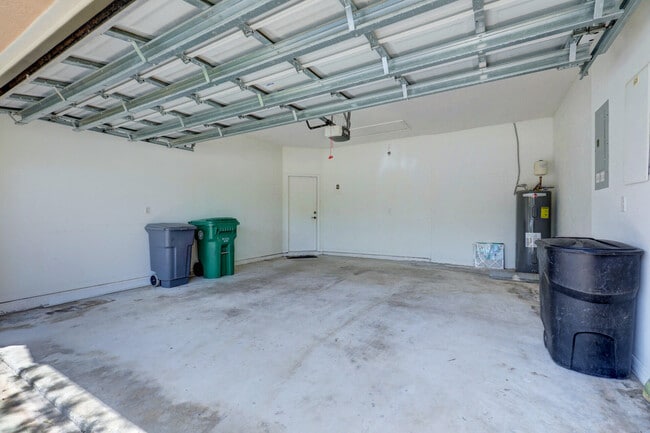 Building Photo - 9516 SW Flowermound Cir
