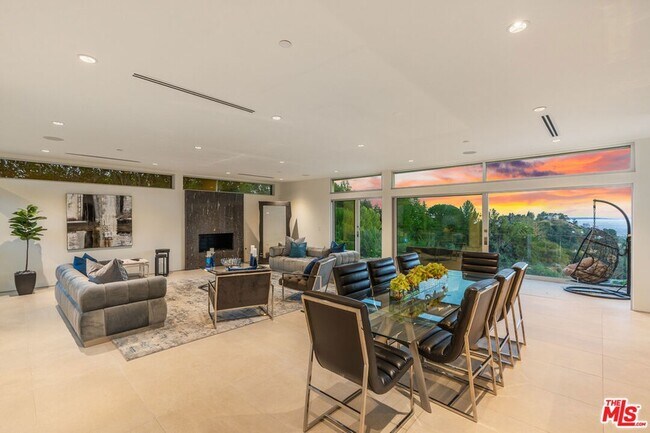 Building Photo - 2189 Summitridge Dr