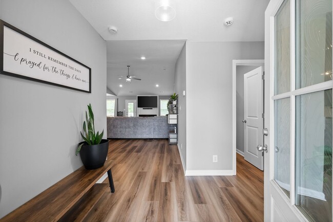 Building Photo - 3 Bedroom Pet Friendly Home For Rent Near ...