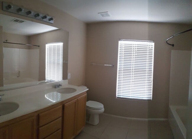 Building Photo - Beautiful 4Bed/3Bath/2Car home located within the Iron Mountain Ranch Community