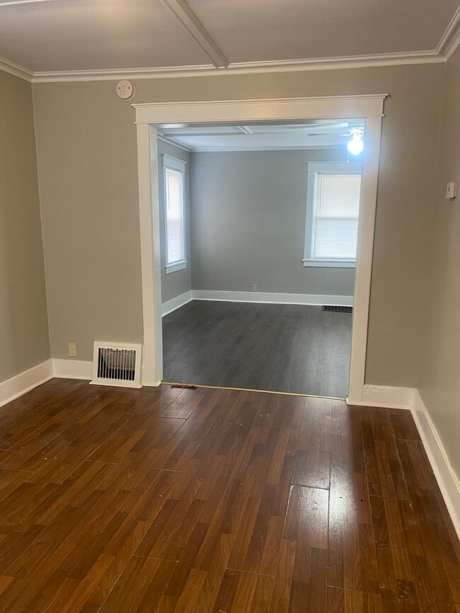 Building Photo - Move In Ready 3 Bedroom Home in a Central Location