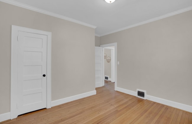 Building Photo - Pre-Leasing for the 26-27 School Year! - C...