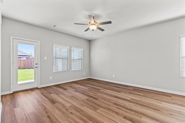 Building Photo - 3935 Worth Dr