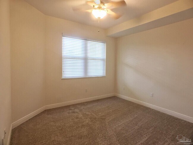 Building Photo - 612 Lost Key Dr