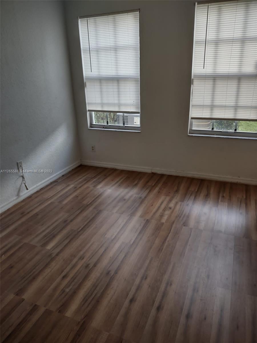 Building Photo - 208 Belmont Ln