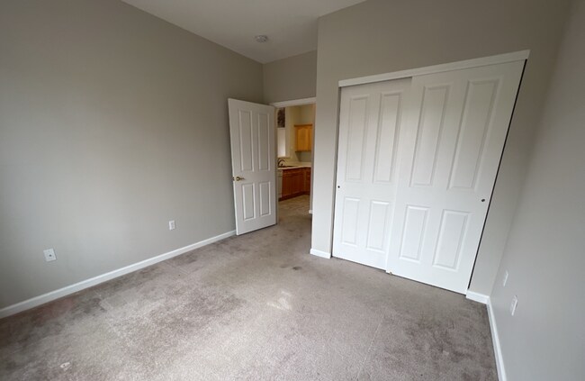 Building Photo - Upper Level Condo Near Cherry Creek State ...