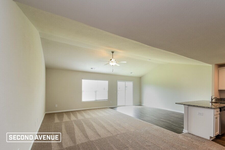 Building Photo - 639 Wild Tulip Ct