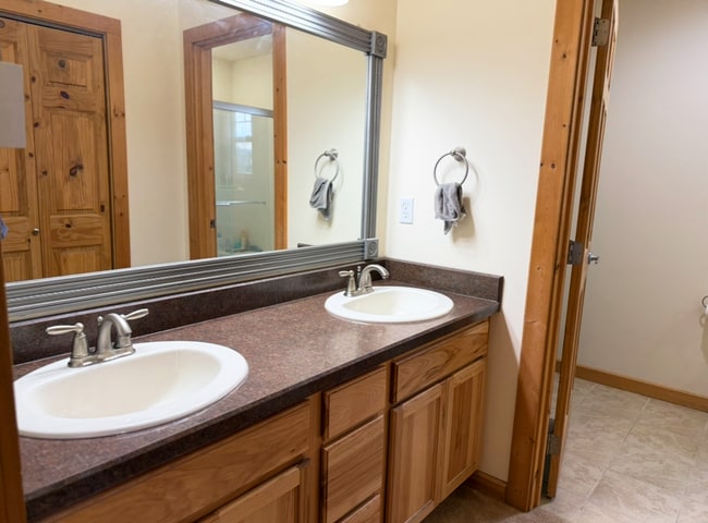 Building Photo - Beautiful West Kalispell Home