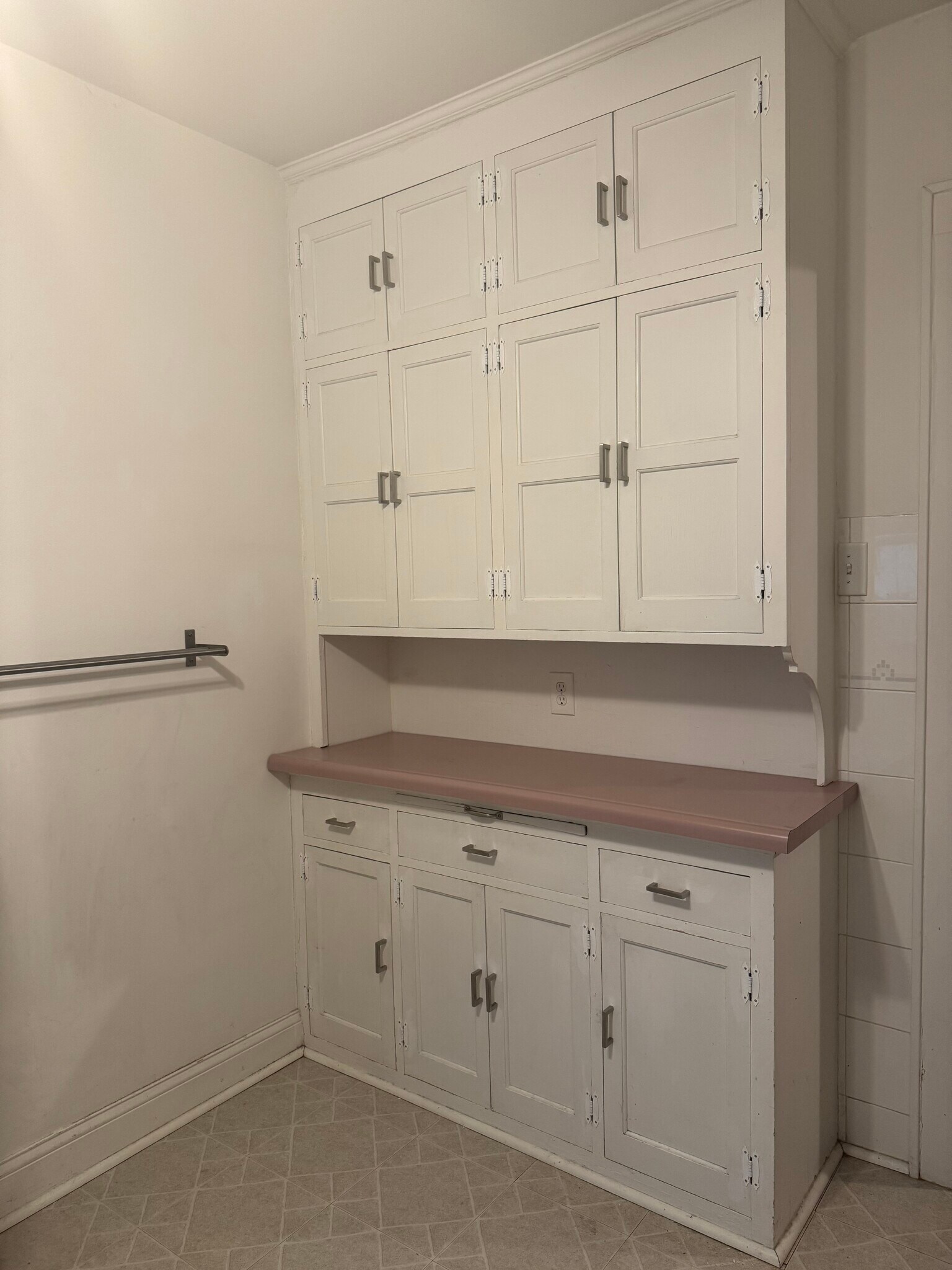 kitchen - 972 Goodrich Ave