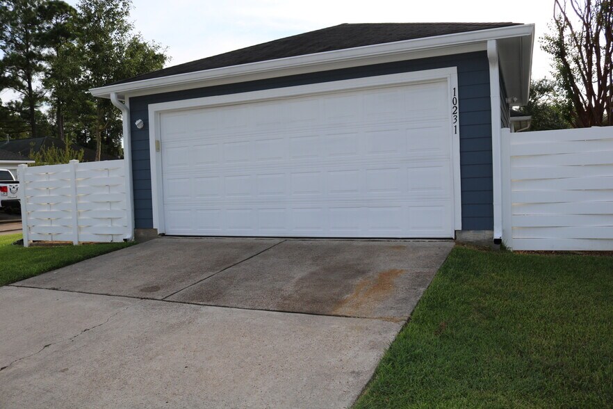 Building Photo - 10231 Farrell Dr