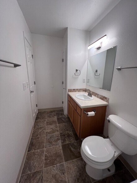 Building Photo - 17250 SW Heritage Ct