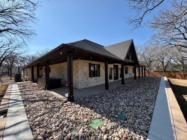 Building Photo - 218 River Oaks