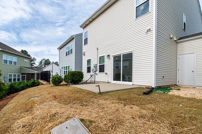 Building Photo - Charming, Well-Maintained Home in Central Morrisville!