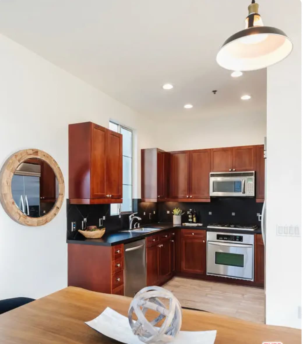 Building Photo - 5400 Playa Vista Dr