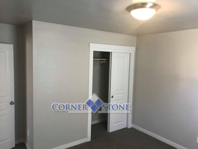 Building Photo - Pet Friendly Home in Nampa!