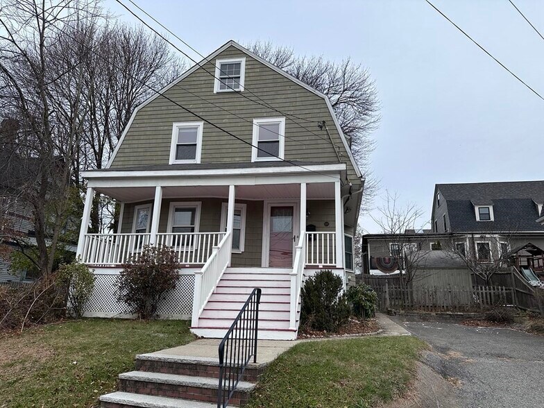 Building Photo - 169 Willow St
