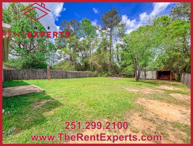 Building Photo - 9760 Royal Woods Dr N