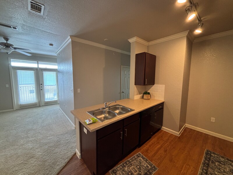 Building Photo - 1811 Medical Pkwy