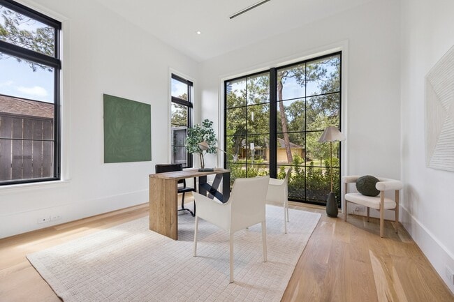 Building Photo - 2711 Eastgrove Ln