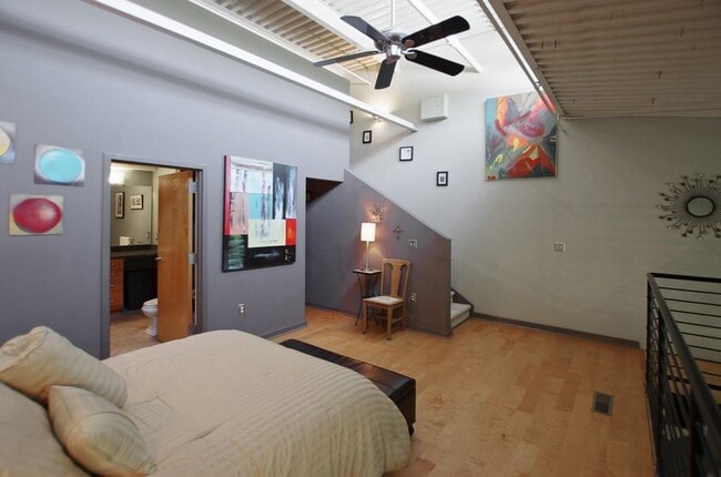 Building Photo - 400 Village Pkwy