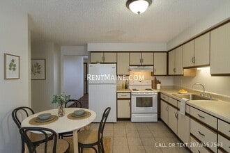 Building Photo - 2 Hartley St