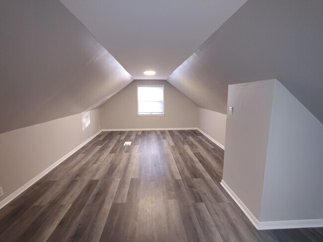 Building Photo - 624 Alliance Ave