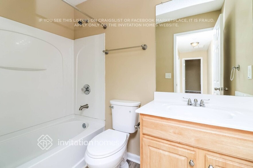 Building Photo - 202 Riverstone Commons Cir