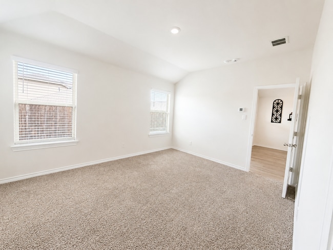 Building Photo - 819 Sunrise Ln