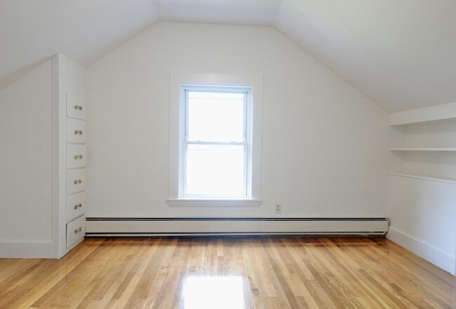 Building Photo - 120 Farwell St
