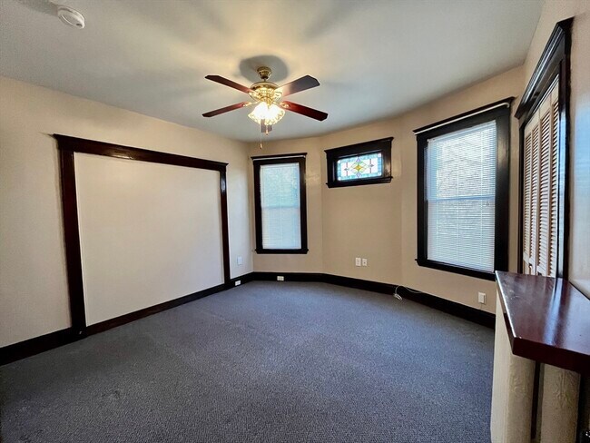 Building Photo - 22 Pleasant St