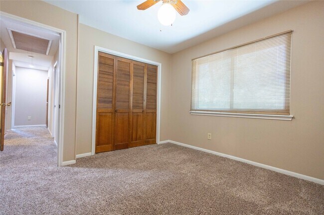 Building Photo - 27245 Kane Ln